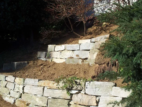 Realizzazione Muri di Contenimento in Pietra - il Maggiociondolo